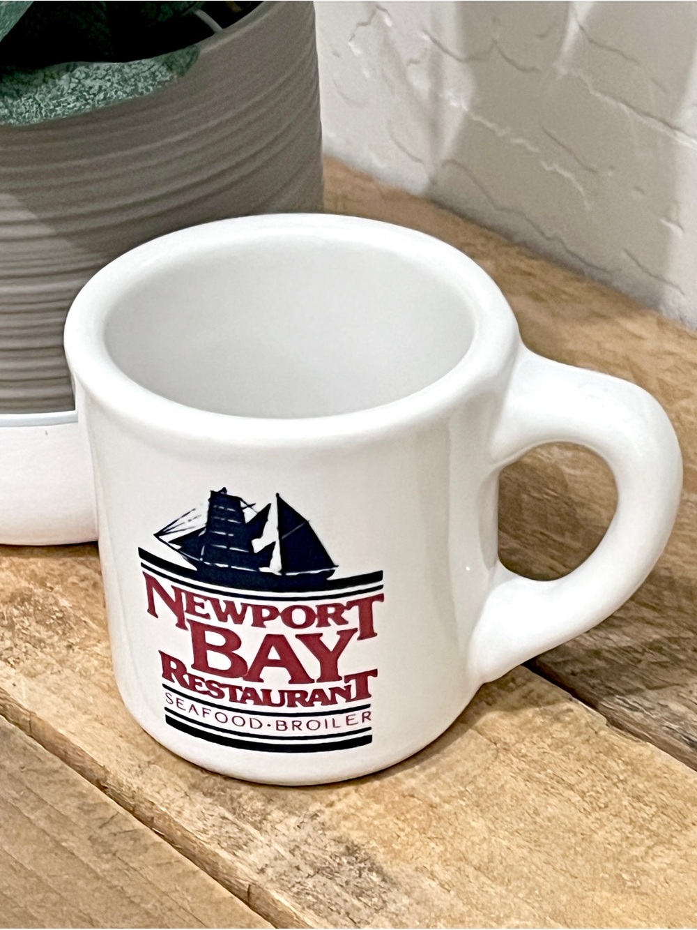 Vintage Newport Bay Restaurant Seafood Broiler Heavy Diner Coffee Mug Cup